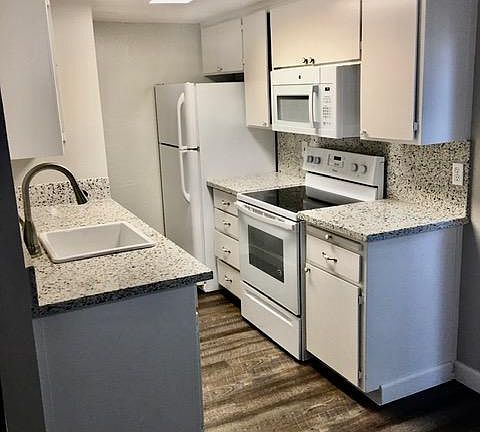 5th image of 1714 T St #6