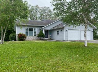 102 Dexter Dr, Cambria, WI 53923