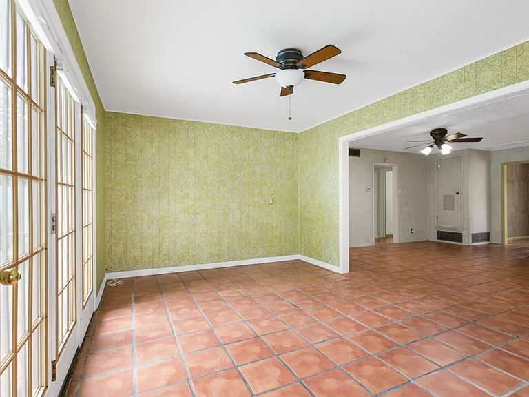 123 Westchester Dr — Photo 16