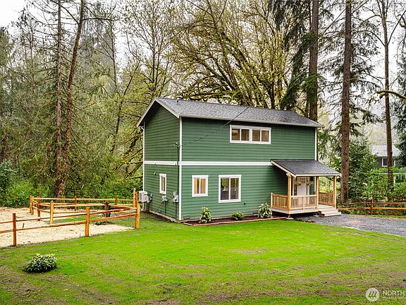 3rd image of 1906 238th Avenue NE