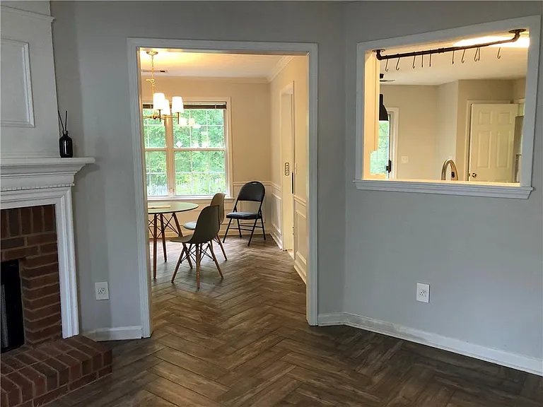 370 Manor Glen Dr — Photo 6