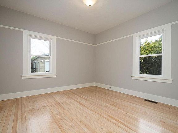 4th image of 8808 Bayswater Ave