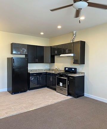 3rd image of 6352 N Claremont Ave #G