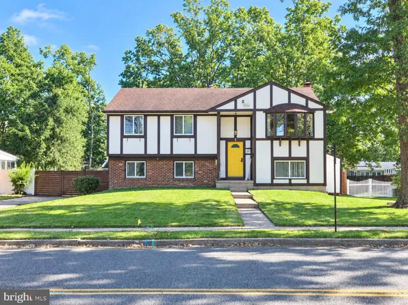 31 White Birch Rd, Turnersville, NJ 08012