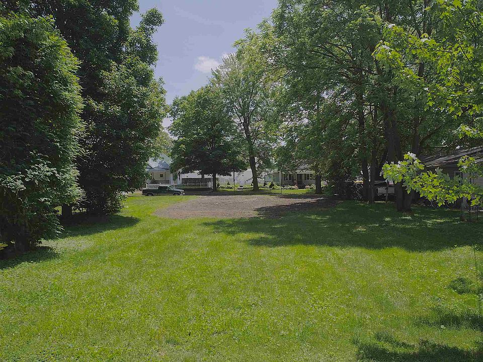 2nd image of 408 W 2nd St