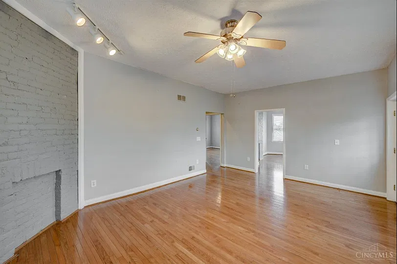 3 bed, 1326 sqft, $1,800 — Photo 4