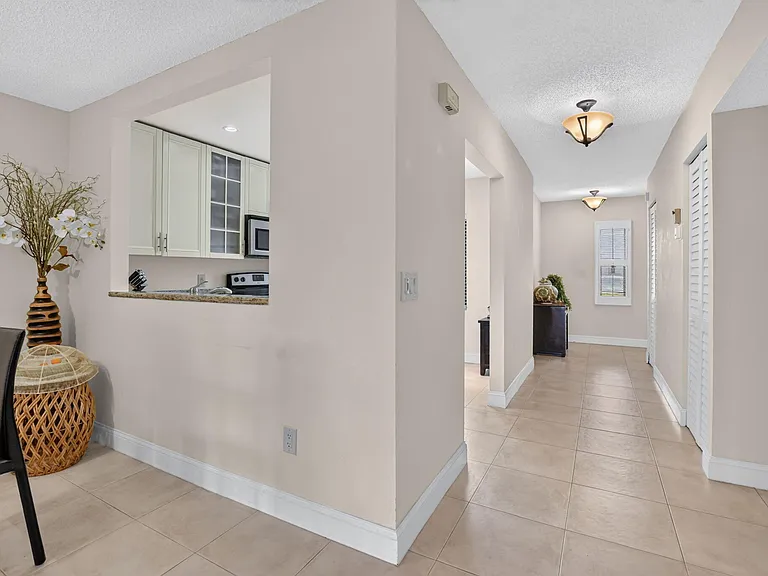 21211 Lago Cir #C — Photo 12