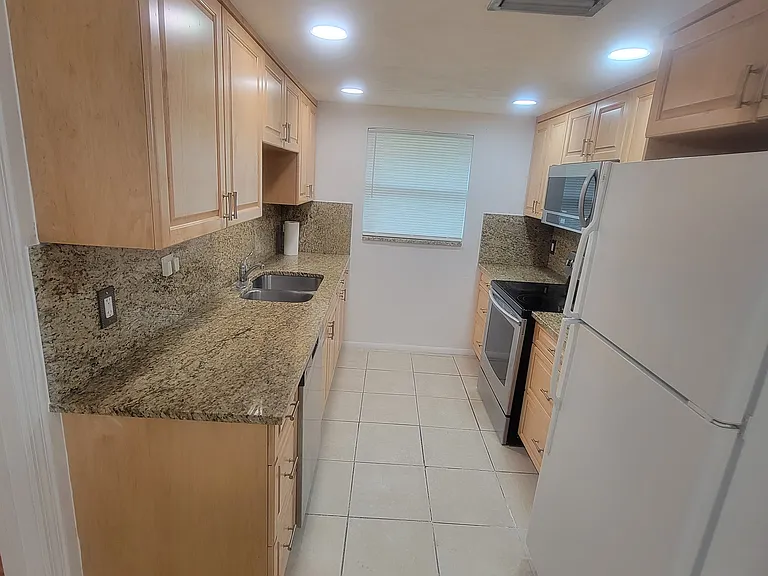 3639 Madison St — Photo 9