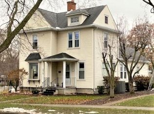 314 E Middle St, Chelsea, MI 48118