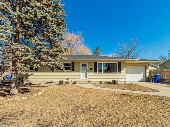3017 9th St N, Fargo, ND 58102