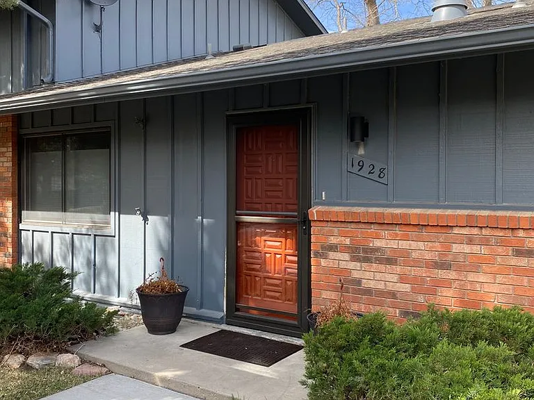 1928 Adriel Ct — Photo 1