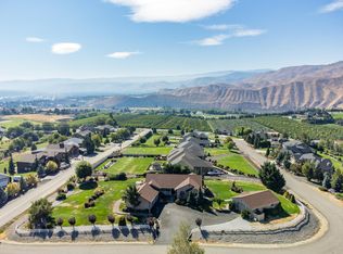 3795 Viewmont Dr, Wenatchee, WA 98801