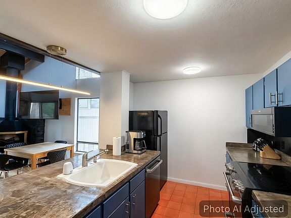 5th image of 1001 Commonwealth Dr #89