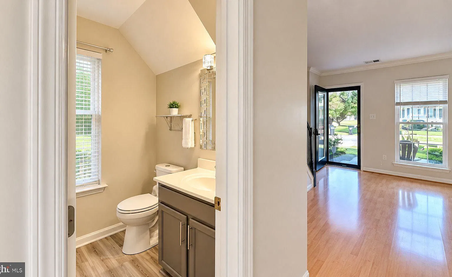 3 bed, 2.5 bath, 1296 sqft, $2,495 — Photo 4