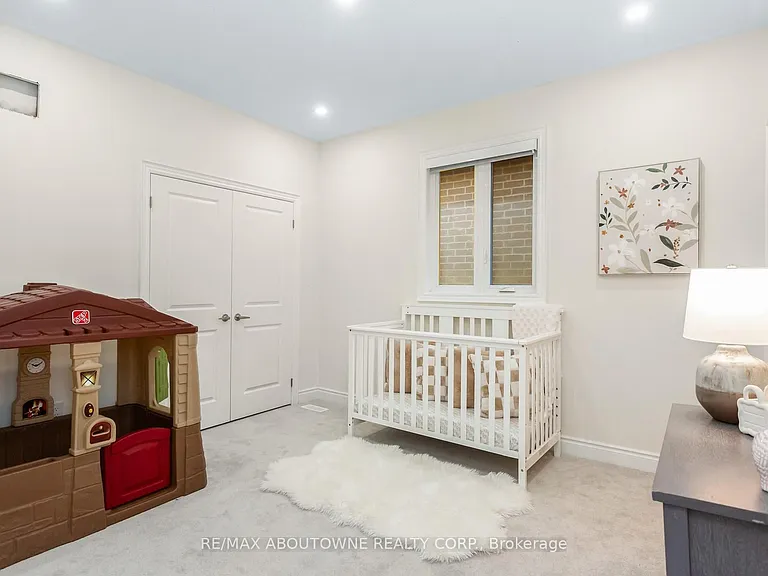 3294 Millicent Ave — Photo 40