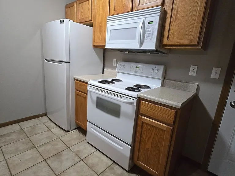 5713-5715 Canaveral Dr — Photo 4