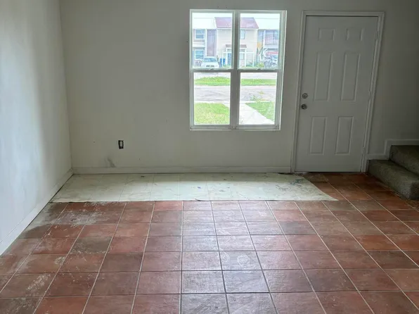 121 Cheri Ln, Panama City, FL 32404