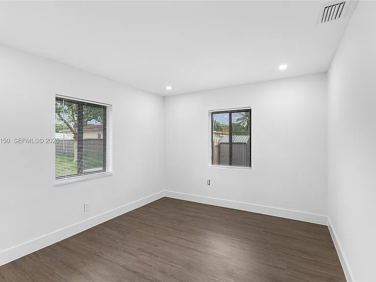 1918 Taft St — Photo 18