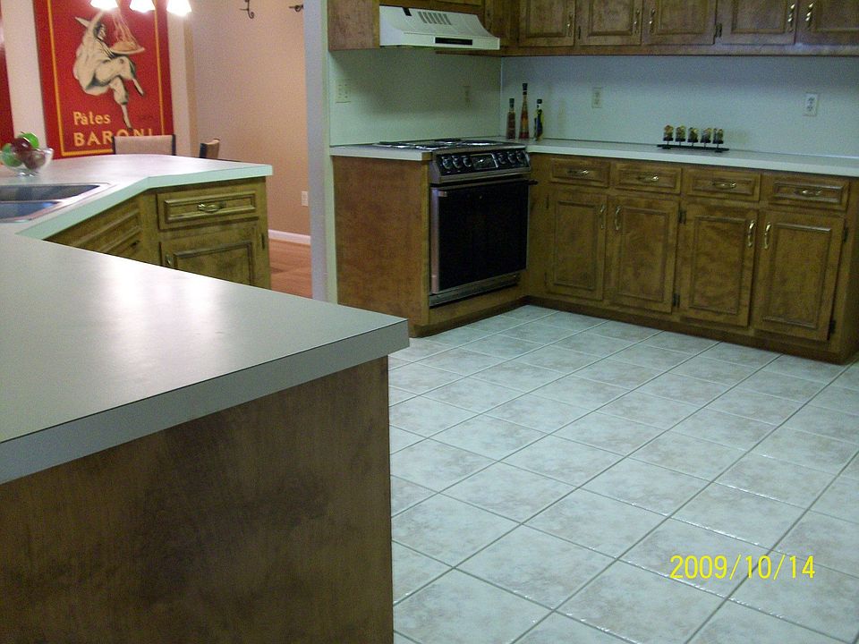 2nd image of 813 Brenda Pl