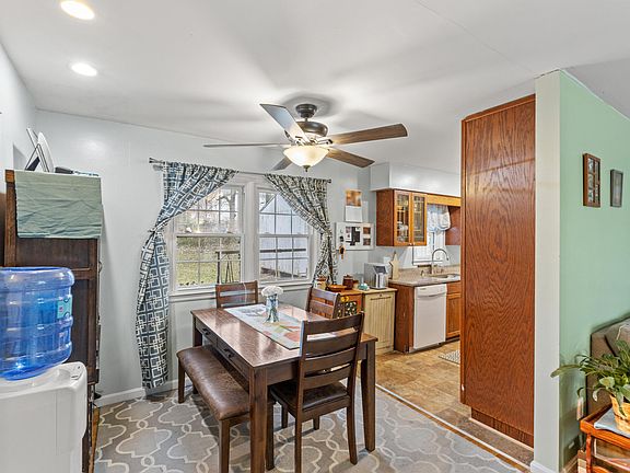5th image of 314 Senate Dr