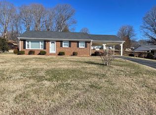 20 Whitten St, Rocky Mount, VA 24151