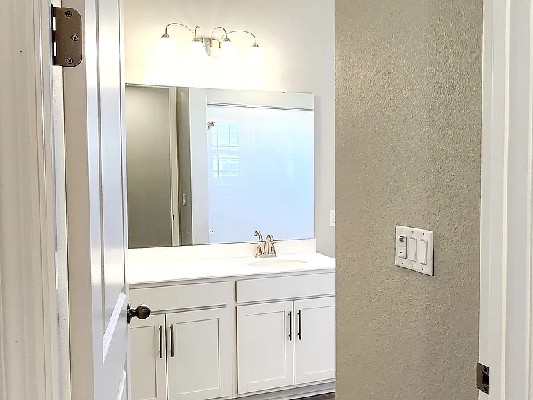 932 Blue Creek Dr — Photo 19