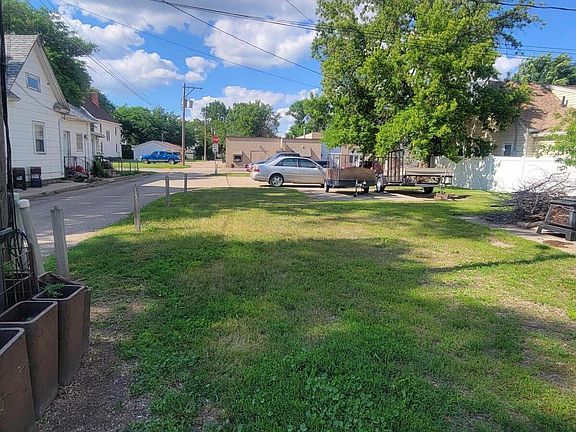 5th image of 1010 S Main St