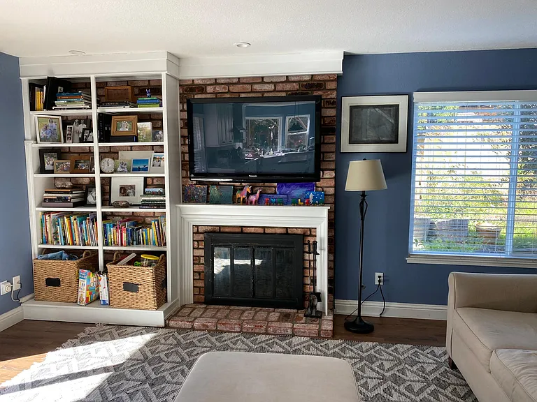 3385 Crestview Way — Photo 4
