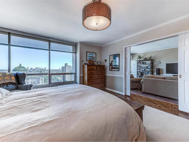 4501 Lindell Blvd #16C — Photo 11