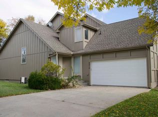 8210 W 119th Ter, Overland Park, KS 66213