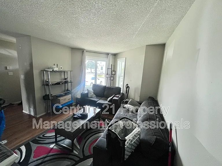 1033 Youville Dr NW #29 — Photo 1
