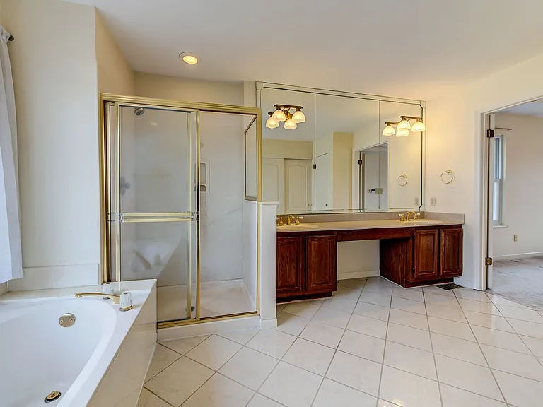 600 Arbor Glen Ct — Photo 20