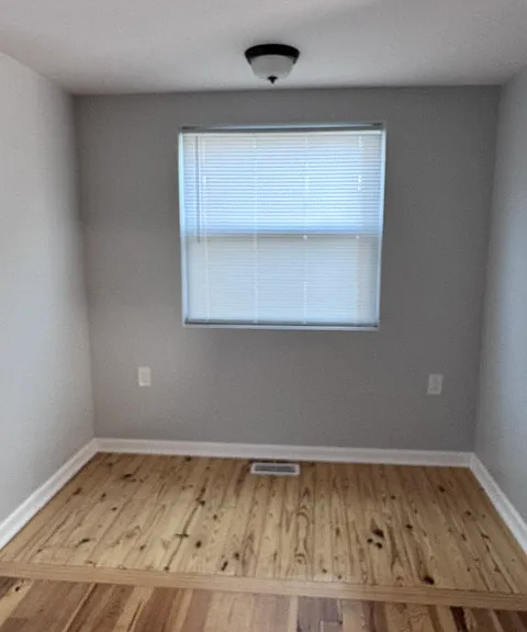 4429 Maplecrest Ave — Photo 8