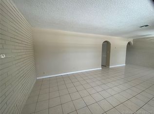 6012 SW 33rd St APT 202, Miramar, FL 33023