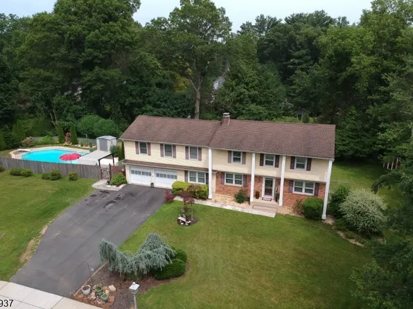 1 Nyma Way, Roxbury Twp., NJ 07876