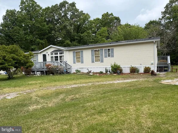 6647 Quarters Rd, Woodford, VA 22580