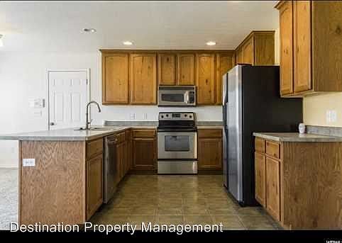 3rd image of 13831 S Alexis Cir
