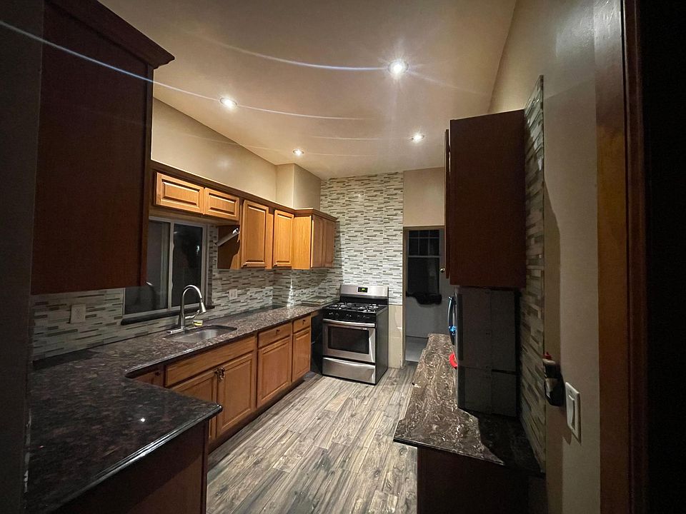 2nd image of 1700 Saint Peters Ave Floor 2