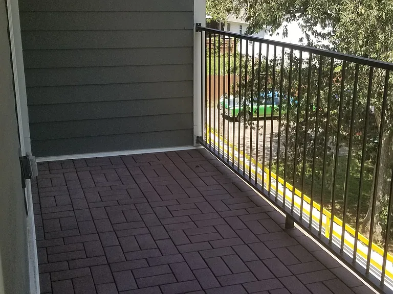 1121 Lawrence Ave #6 — Photo 9