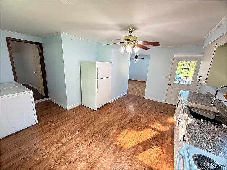 280 Cherry St — Photo 4