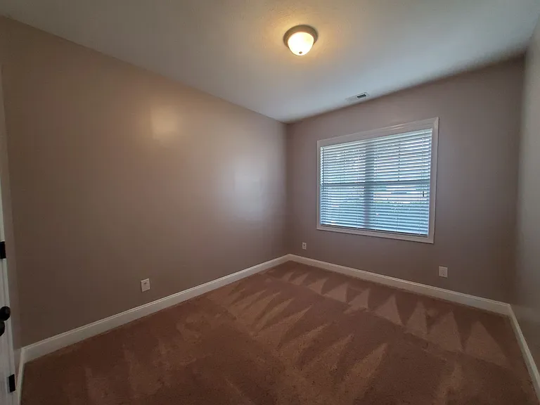 2244 Lakedale Dr — Photo 25