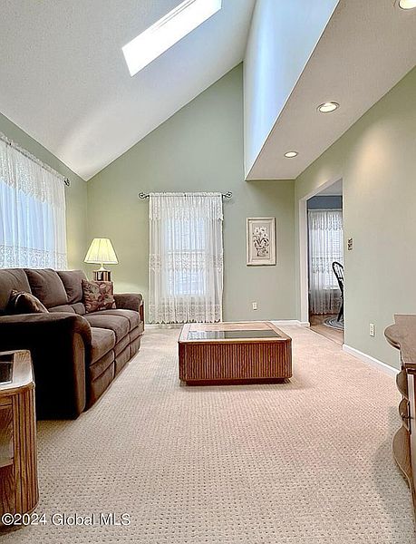 4th image of 11 Arbor Lane