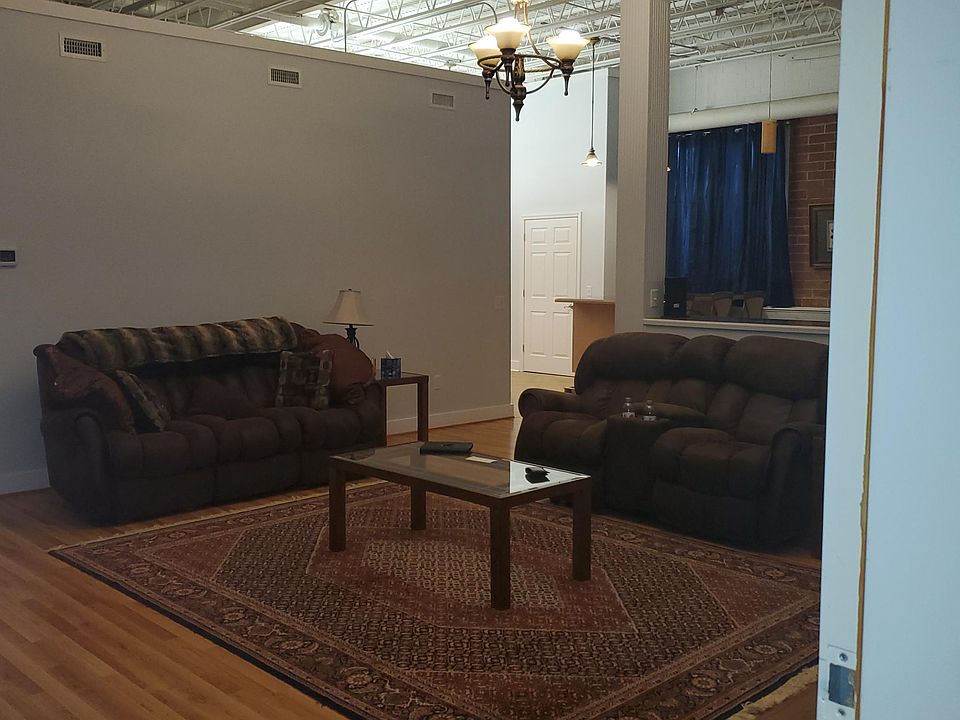 Entrance in unit 109