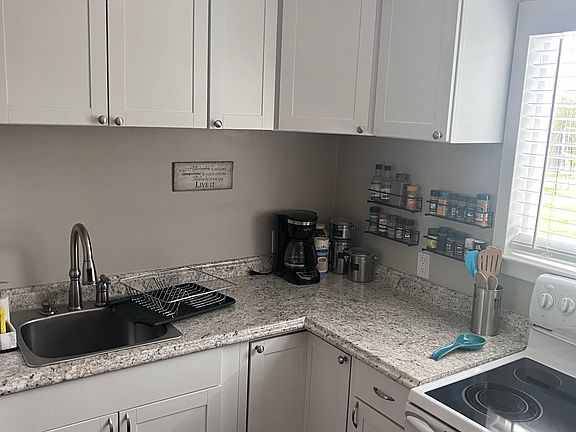 4th image of 8025 Peerless Ave #2