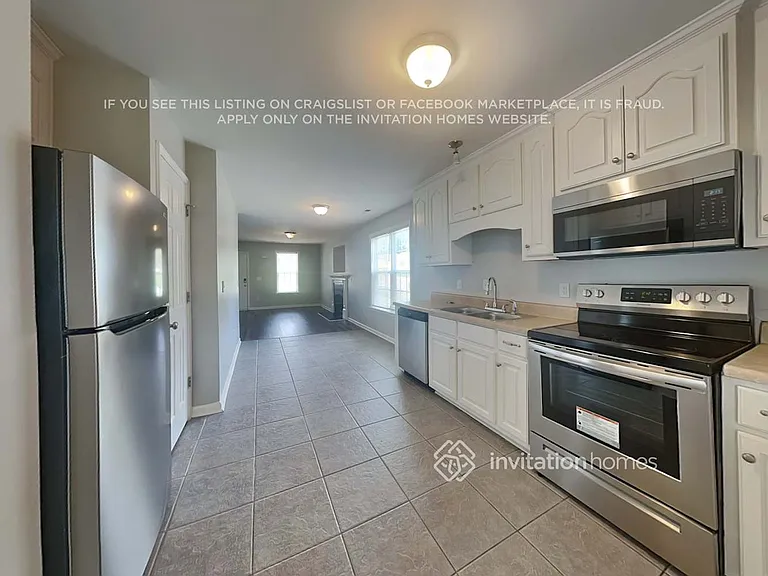 101 Blackthorne Ct — Photo 6