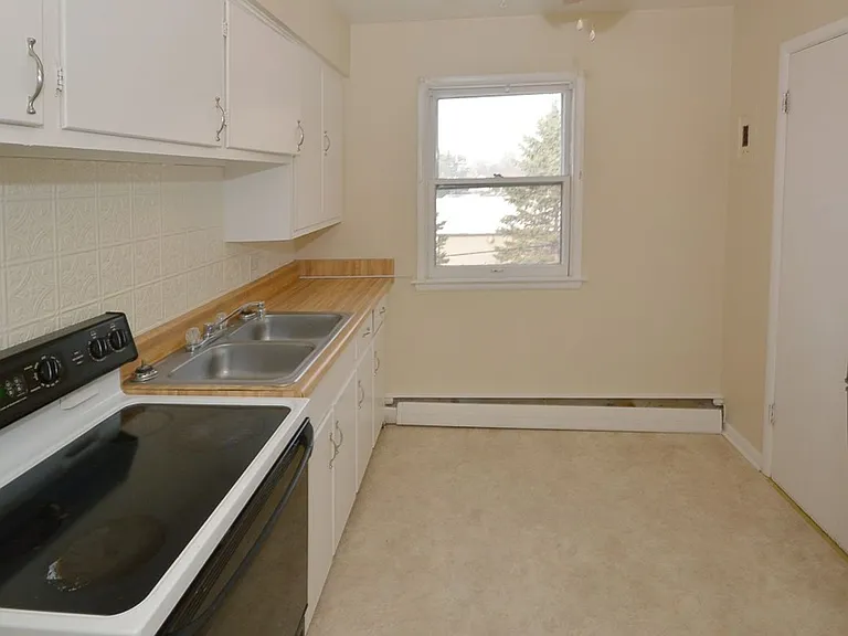 103 Devon Ave #C2 — Photo 5