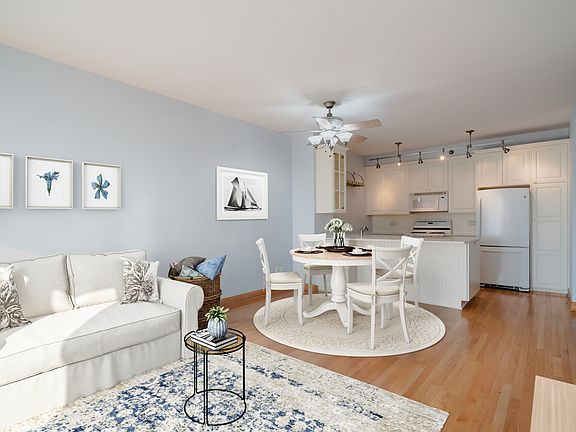 4th image of 330 N Jefferson St APT 1206