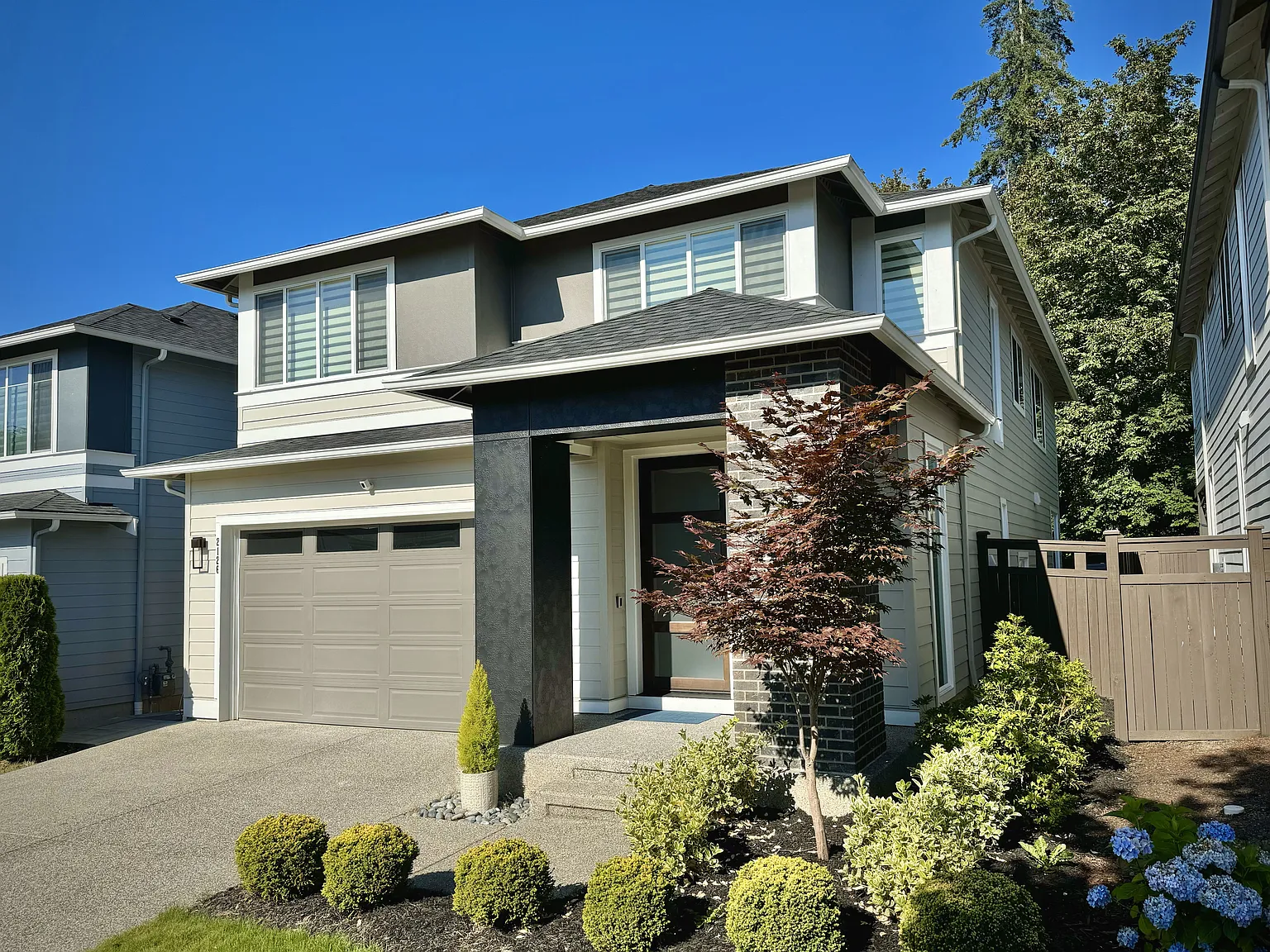 4 bed, 2.5 bath, 2711 sqft, $3,749 — Photo 2