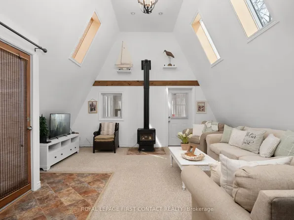 1073 Cedar Beach Rd, Bracebridge, ON P1L 1W8