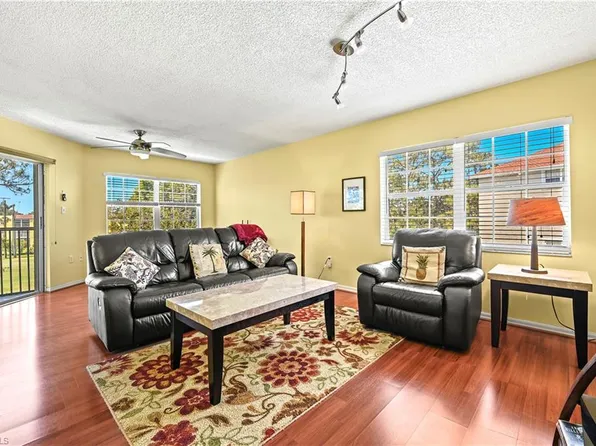 481 Quail Forest BLVD #B310, NAPLES, FL 34105